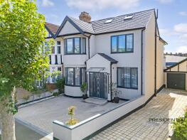 98, Kenwood Gardens, Gants Hill, Ilford IG2 6YG