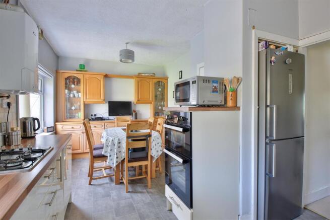 Kitchen Area (1)
