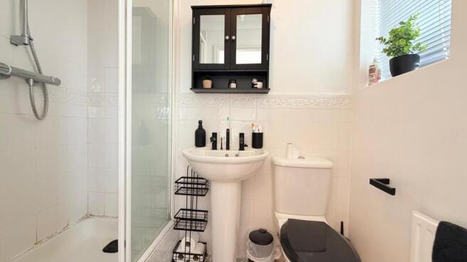 3 bed Semi-Detached for sale Image 8