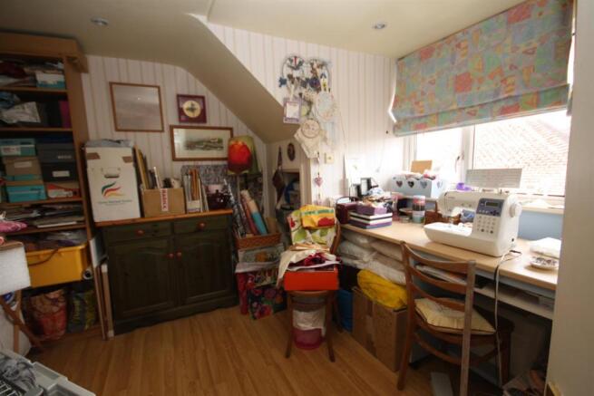 BEDROOM 5