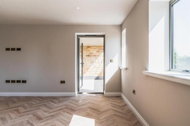 2 bed Apartment for sale Image 7
