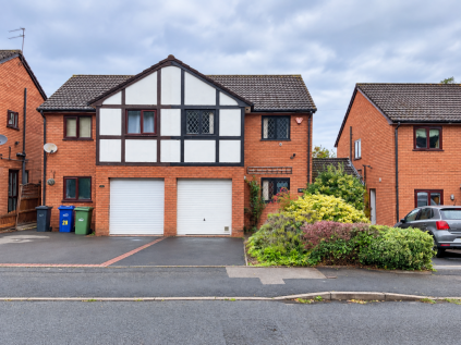 Sandyacre Way, Stourbridge, West Midlands, DY8 1JD