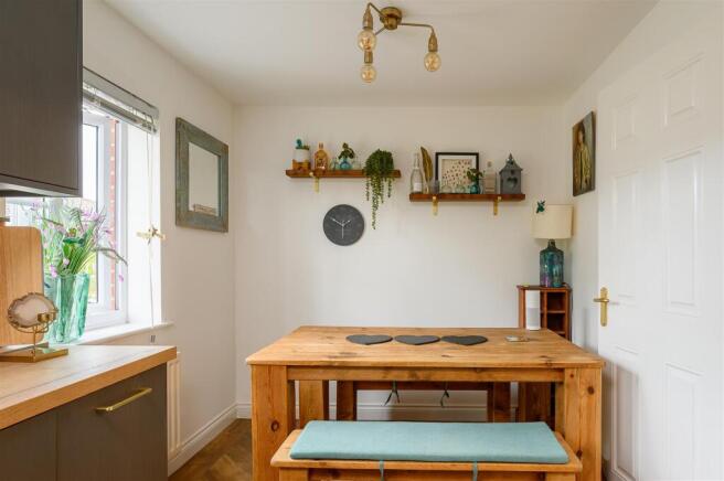 3 bed Town House for sale Image 4