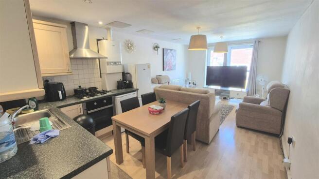 Kitchen/Lounge