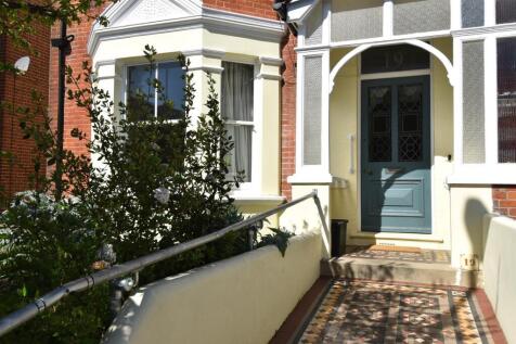 St. Helens Crescent, Hastings