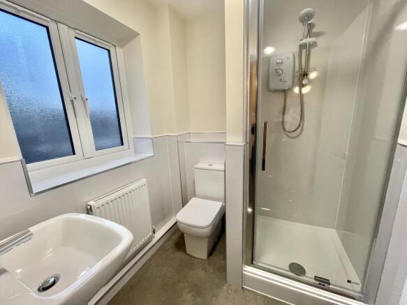 4 bed Semi-Detached to rent Image 10