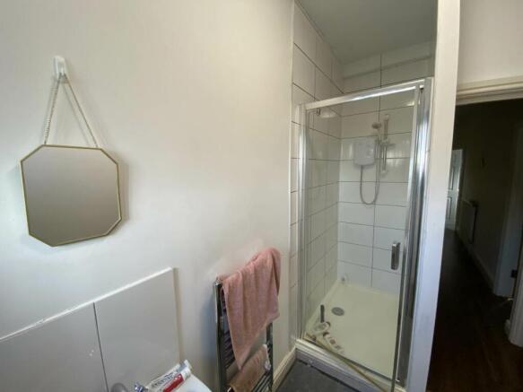 First Floor Shower R