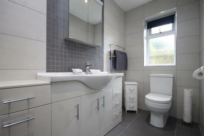 EN SUITE