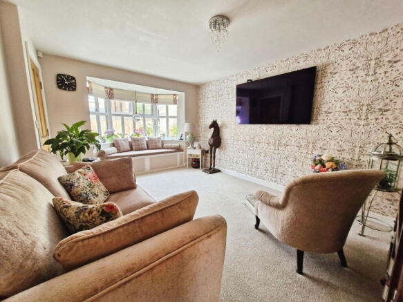 3 bed Detached for sale Image 5