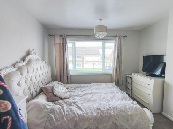3 bed Semi-Detached for sale Image 9