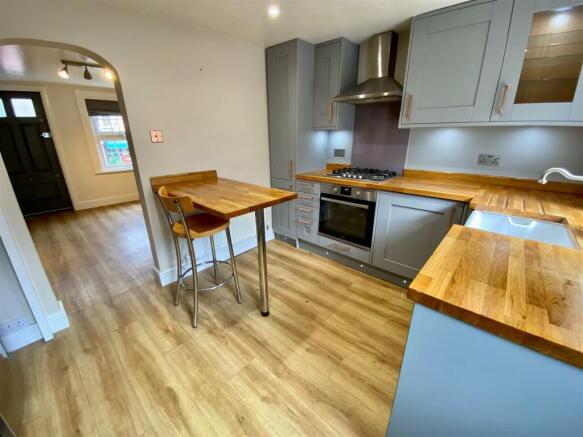 kitchen 1.jpg