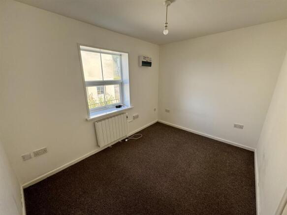 Bedroom (1/2)