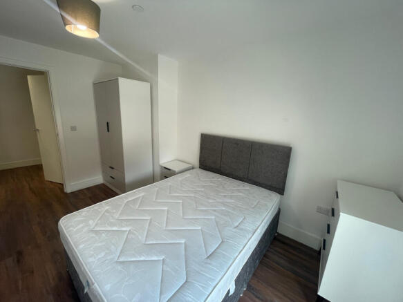 2 bed Apartment to rent Image 6