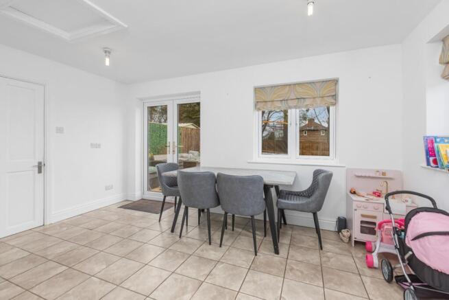 4 bed Detached for sale Image 5