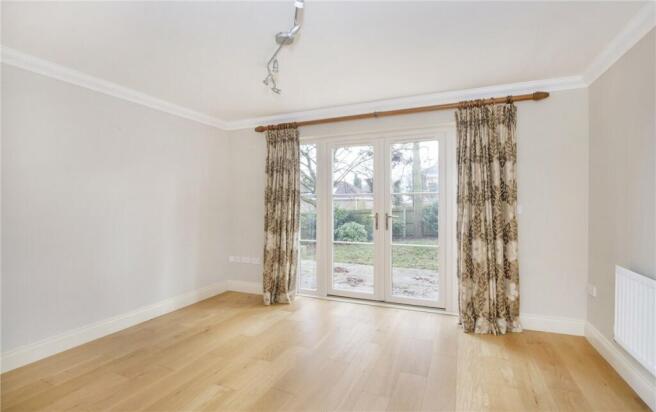 4 bed End of Terrace to rent Image 5