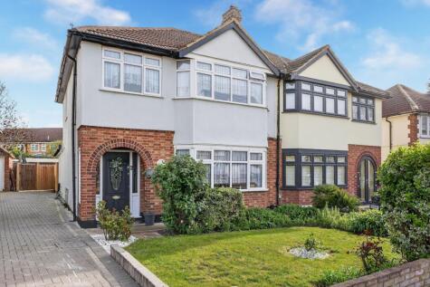 Garry Way, Romford, RM1