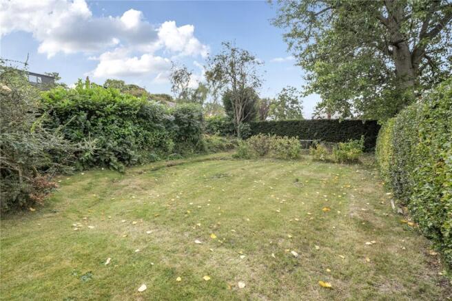 5 bed Detached for sale Image 10