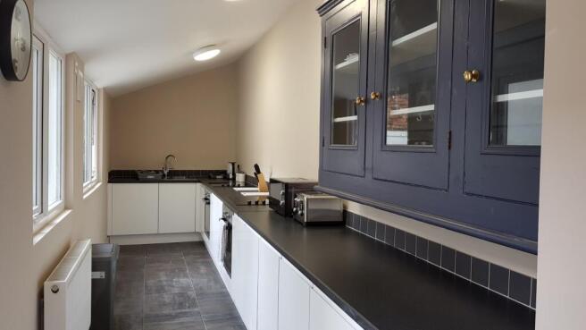 House Share to rent Image 7