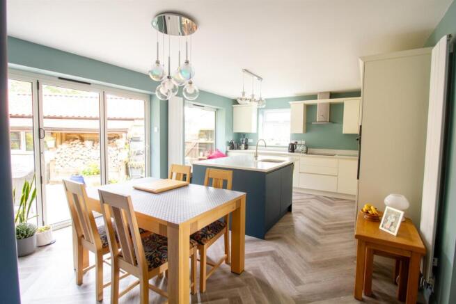 Kitchen-11.jpg