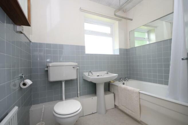 .bathroom.JPG