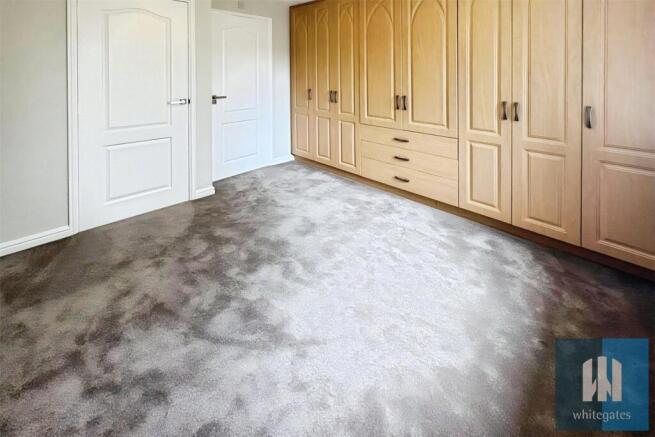 5 bed Detached to rent Image 4