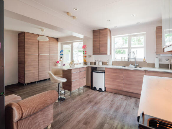Kitchen / Breakfast Room