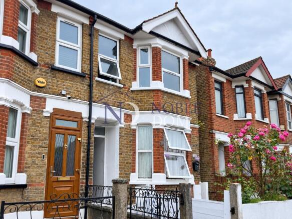 TWO-BEDROOM FLAT IN HAYES