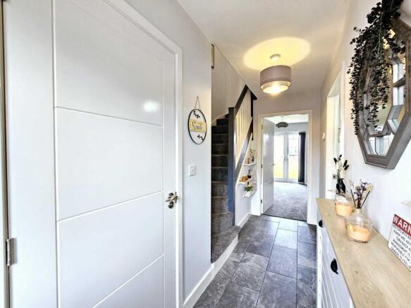 3 bed Semi-Detached for sale Image 4