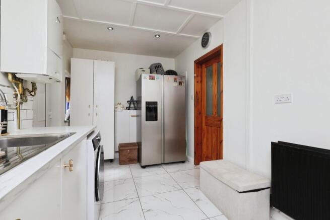 3 bed Semi-Detached for sale Image 9