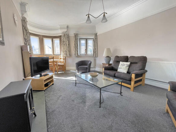 Living / Dining R...