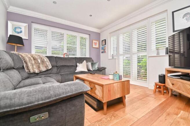 5 bed Detached for sale Image 10