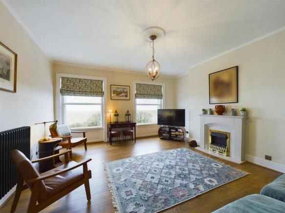 2 bed Apartment for sale Image 11