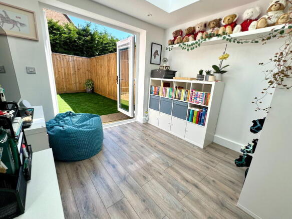 2 bed Semi-Detached for sale Image 8