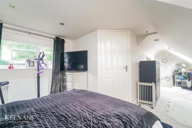 3 bed Semi-Detached for sale Image 12