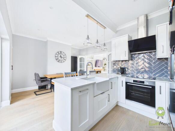 CAM01543G0-PR0175-STILL017