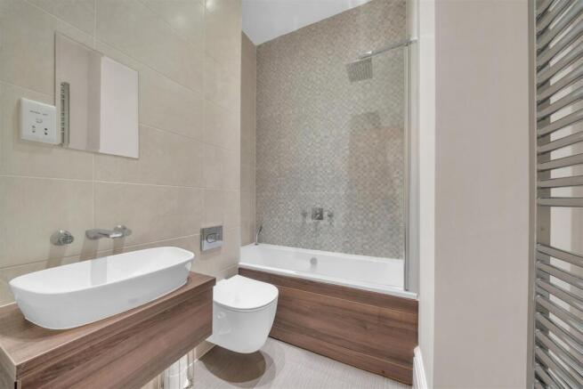 2 bed Apartment for sale Image 12