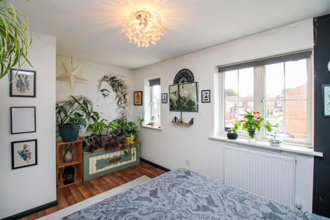 3 bed Town House for sale Image 10