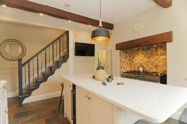 6 bed Detached for sale Image 5