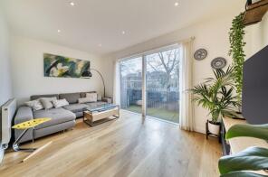 Flat 3, 1, Holland Grove, London SW9 6DG