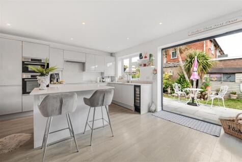 Whitland Road, Carshalton