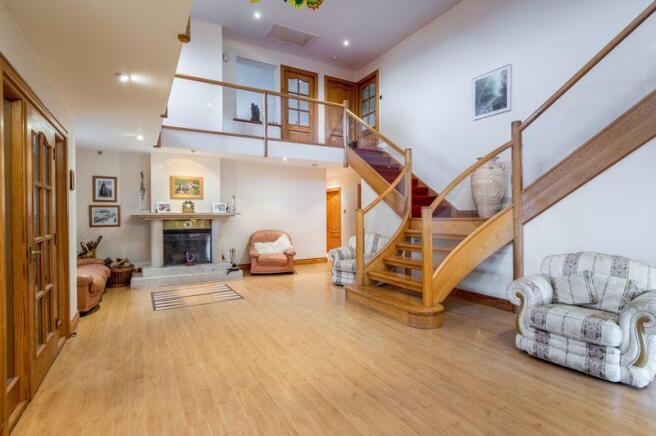 Entrance Hall (2)