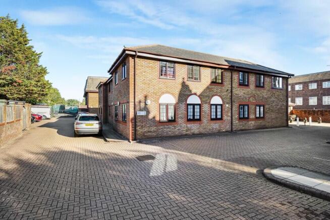 1-bed flat on Southend House, Eltham SE9, £135,000