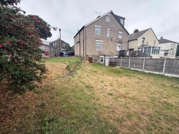 4 bed Semi-Detached for sale Image 9
