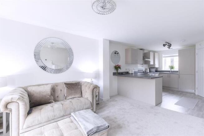 Kitchen / Lounge / Entertaining
