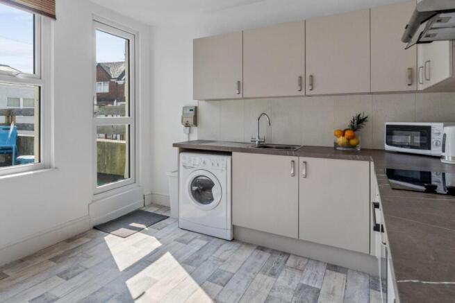 kitchen 2.jpg