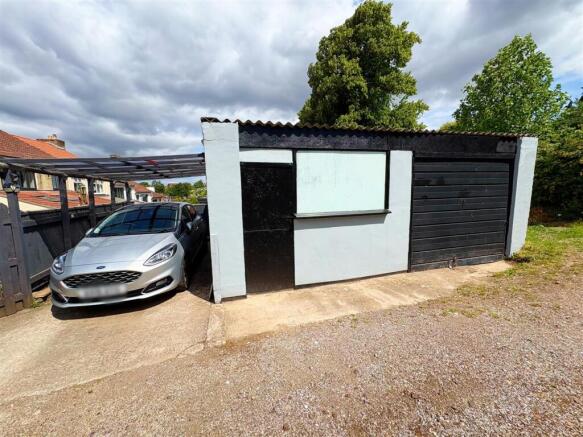 Double garage and parking space.jpg