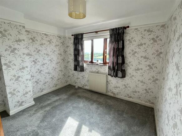 Bedroom 1 (Front)