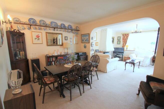 Dining Room (12).JPG