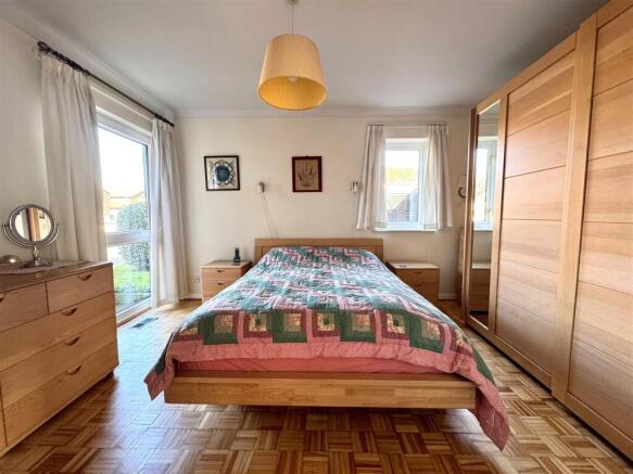 3 bed Semi-Detached for sale Image 10