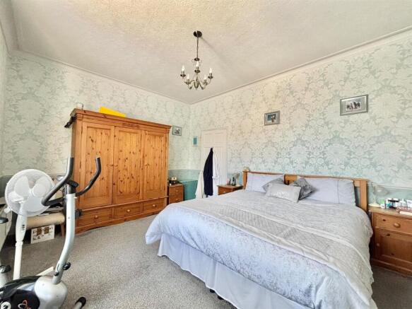 3 bed Terraced for sale Image 10